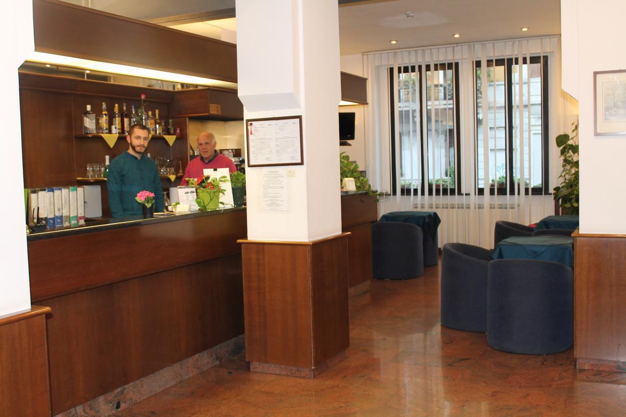 Hotel Catalani E Madrid Milan Bagian luar foto