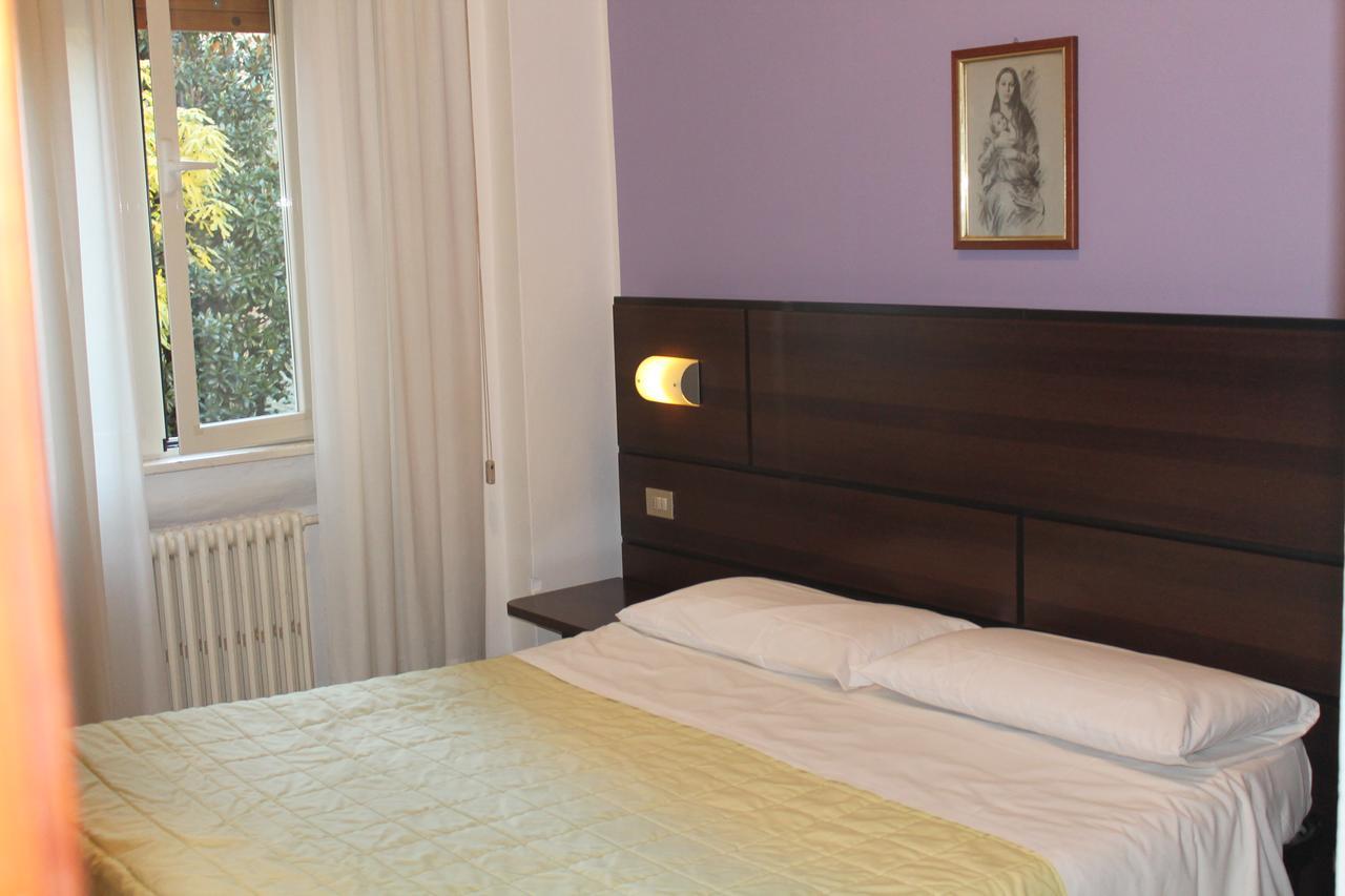 Hotel Catalani E Madrid Milan Bagian luar foto