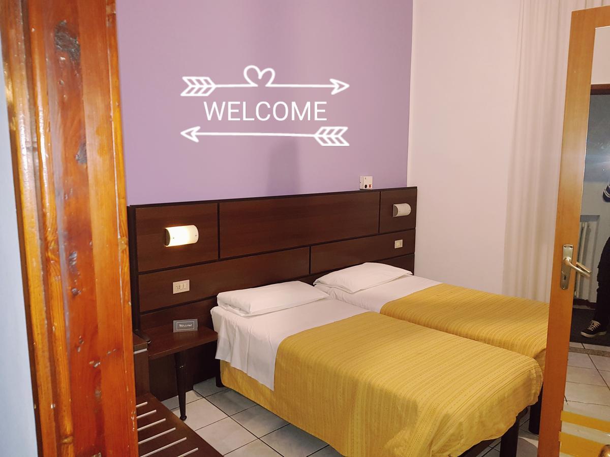 Hotel Catalani E Madrid Milan Bagian luar foto