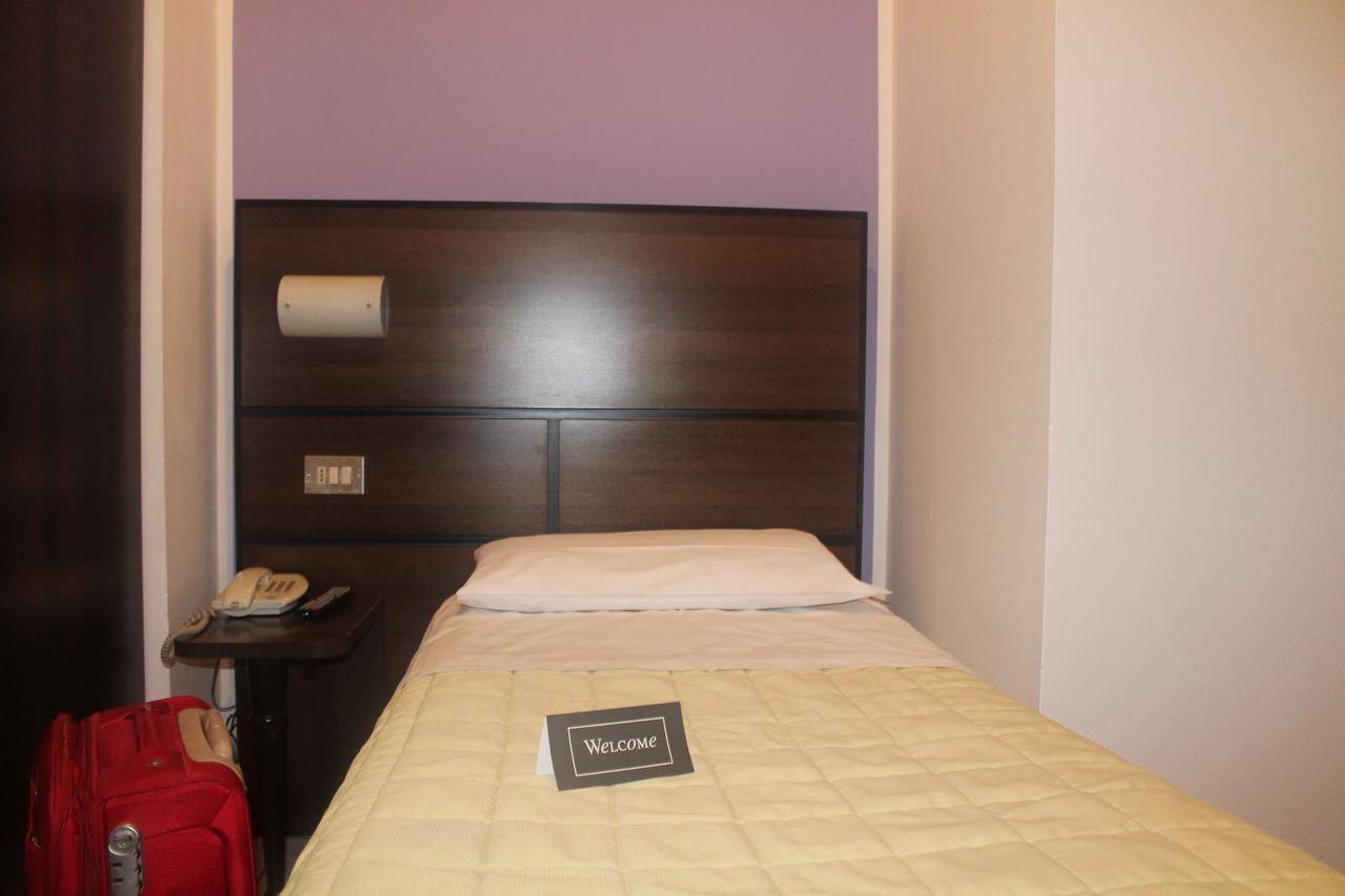 Hotel Catalani E Madrid Milan Bagian luar foto
