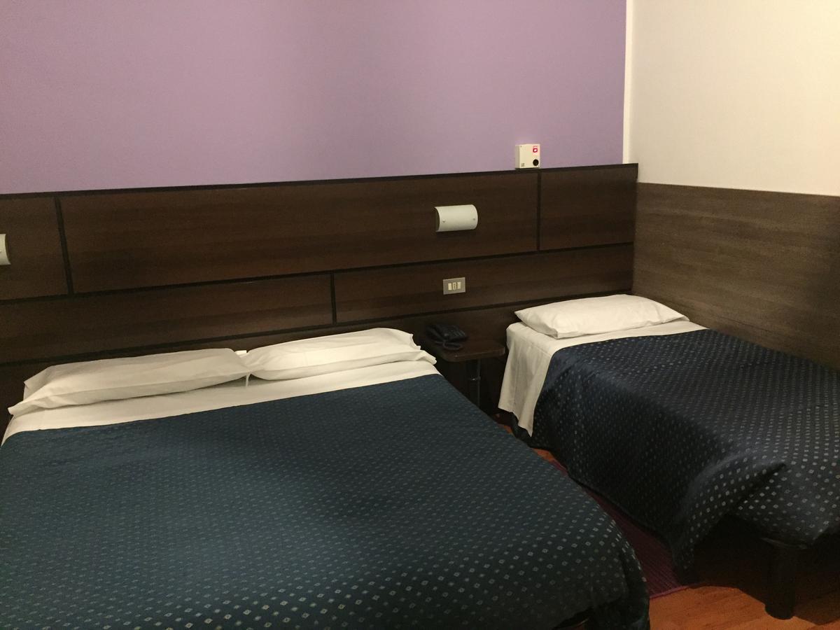 Hotel Catalani E Madrid Milan Bagian luar foto