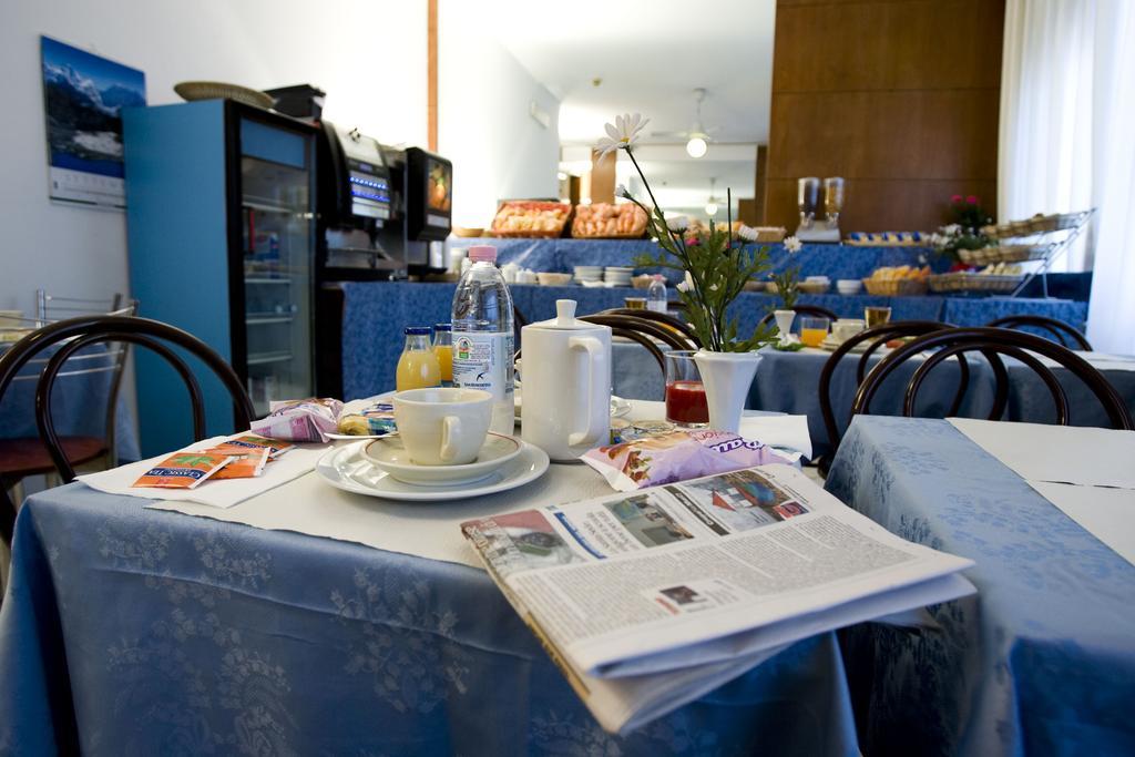 Hotel Catalani E Madrid Milan Bagian luar foto