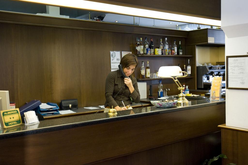 Hotel Catalani E Madrid Milan Bagian luar foto